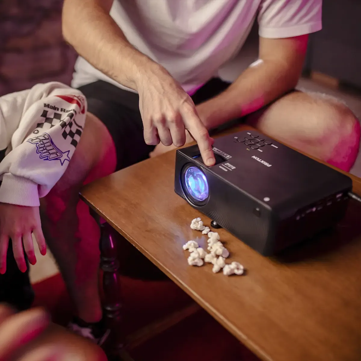 Prixton Cinema Deluxe vidéoprojecteur WiFi LED 84 pouces