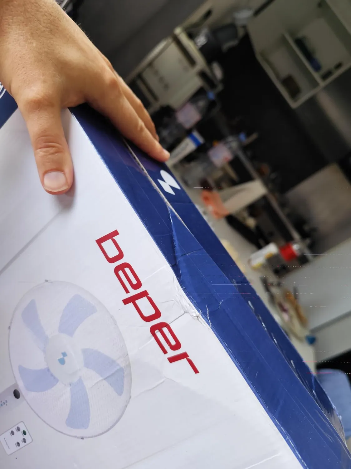 Beper P206VEN133 ventilateur sur pied 40 cm télécommande