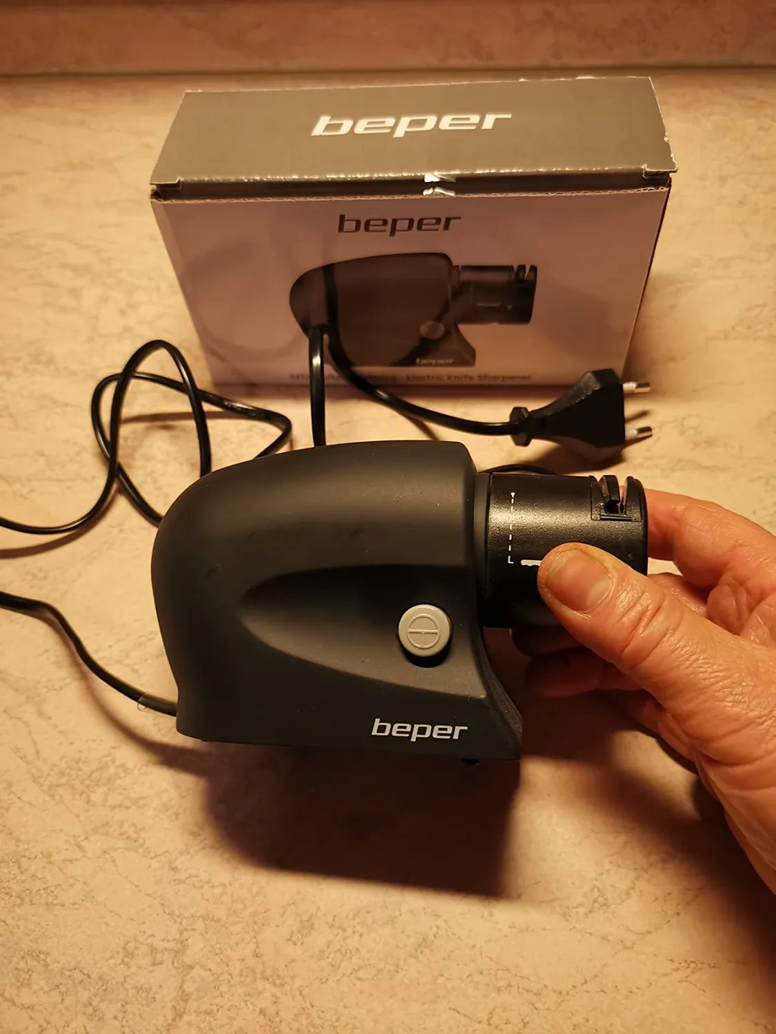 Beper P102ACP001 affûteur électrique noir couteaux et ciseaux