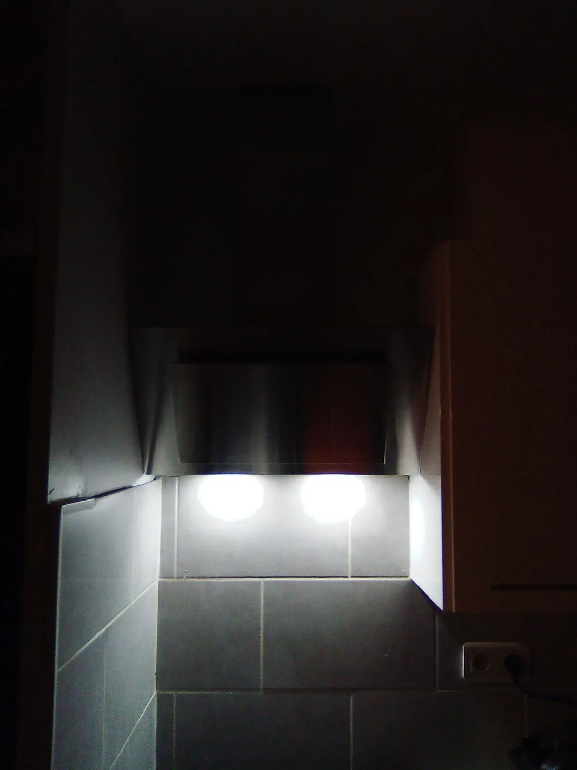Klarstein hotte inclinée 90 cm noire 292 m³/h tactile