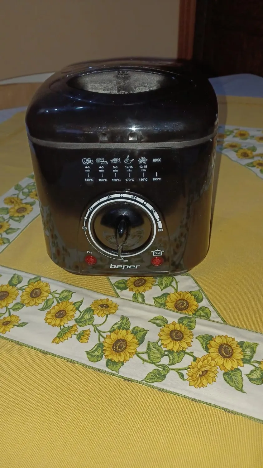 Beper P101FRI100 mini friteuse électrique 1L noire 950W