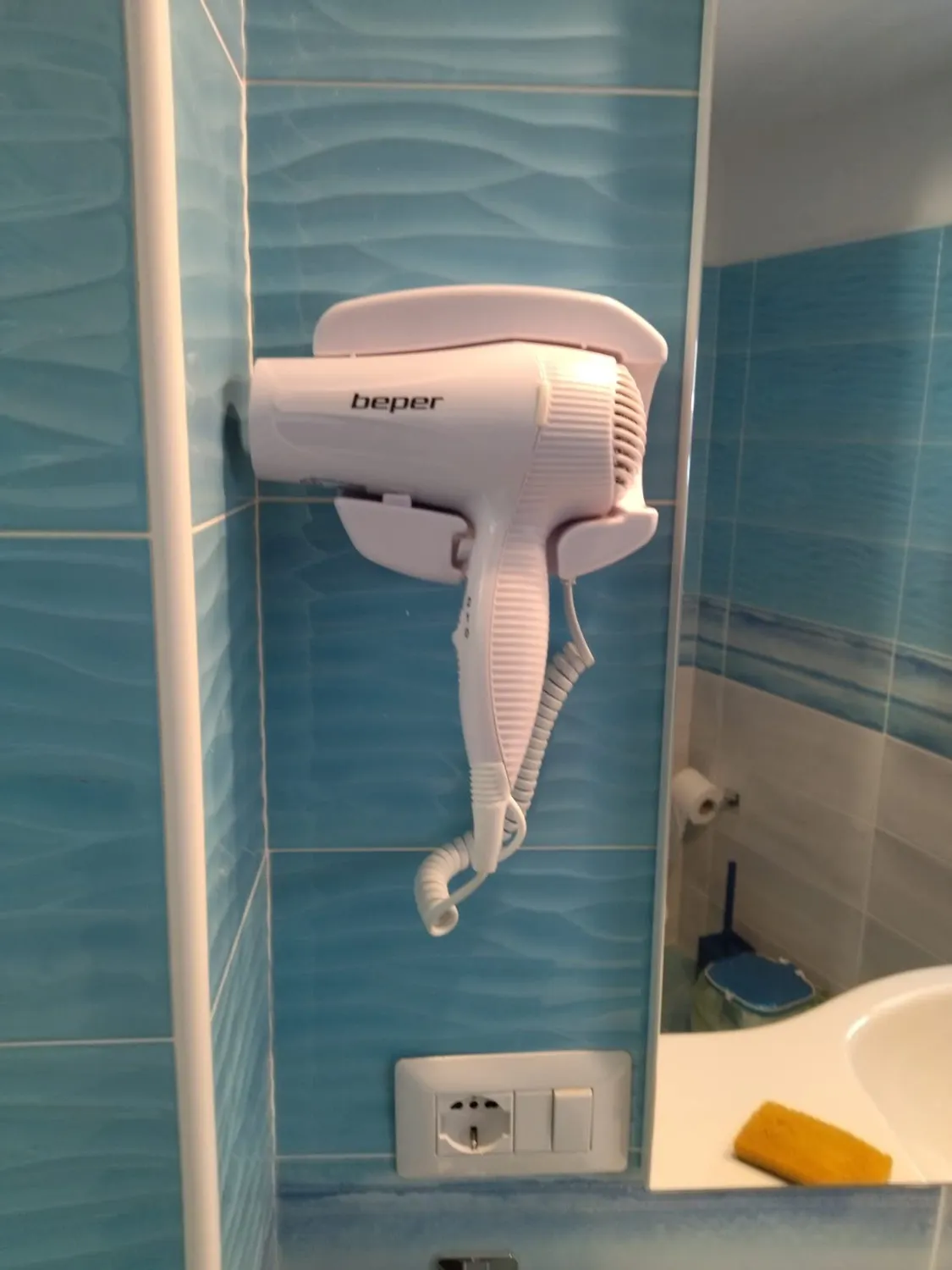 Beper 40.490 sèche-cheveux mural blanc 2000 W