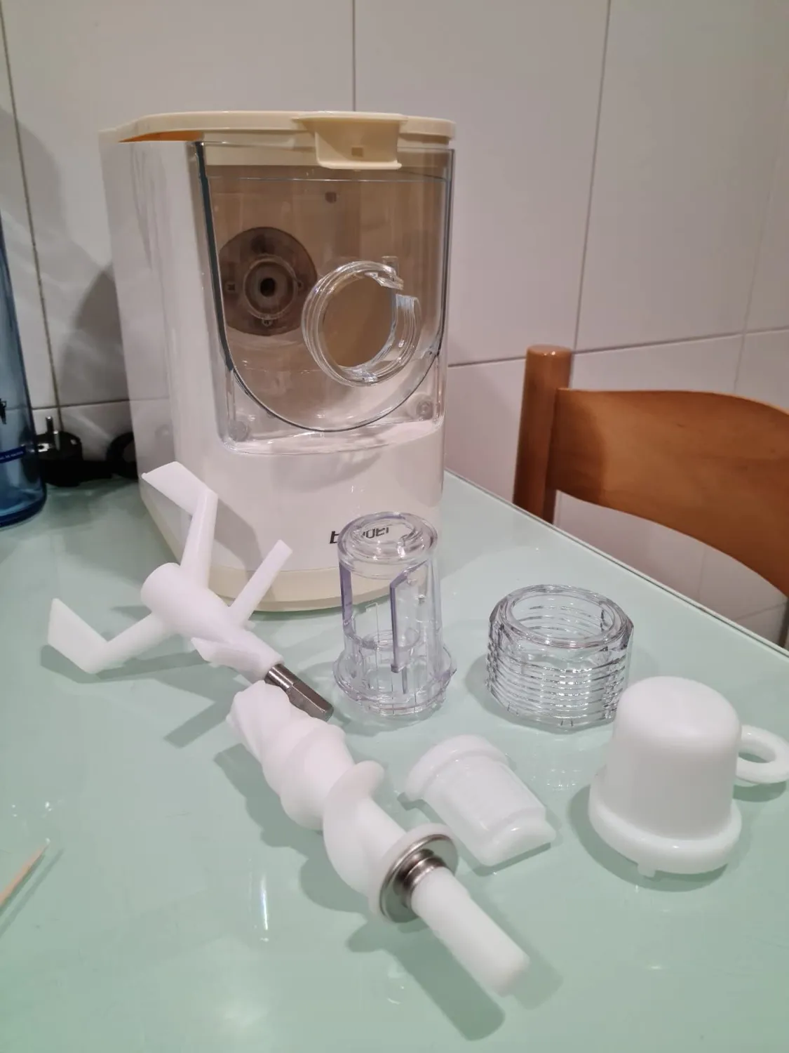 Beper P102SBA500 Machine à Pâtes Automatique 320 g 8 Filières