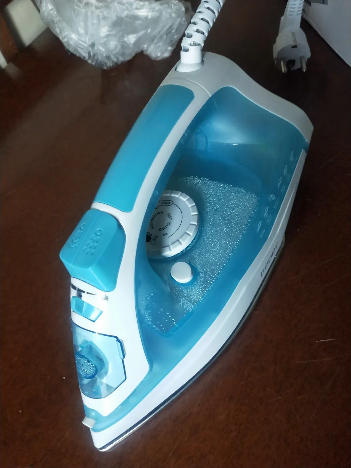 Beper P204FER002 fer à repasser vapeur 2400 W 280 ml
