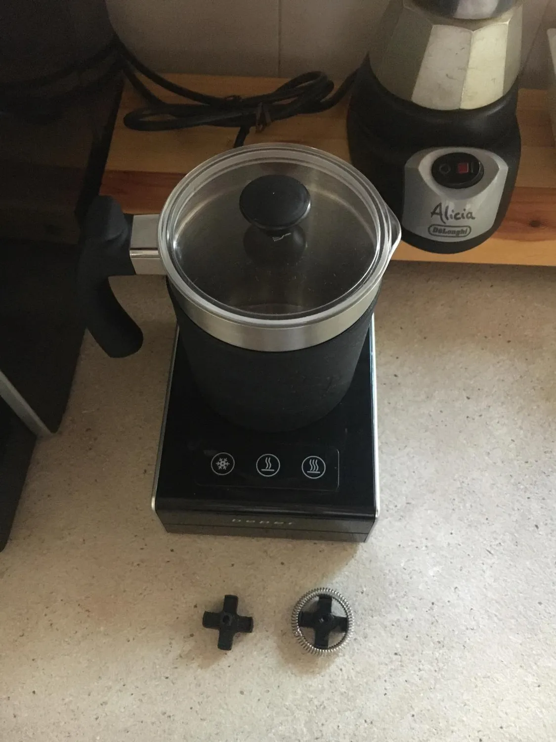Beper BB.200 mousseur à lait 500 ml noir induction magnétique