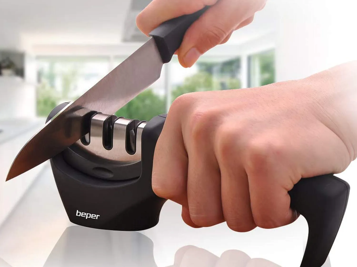 Beper C107UTT001 aiguiseur couteaux manuel 3 niveaux noir