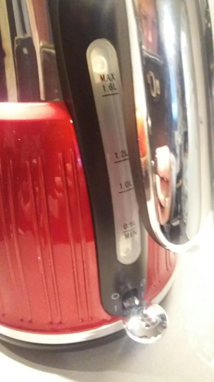 Klarstein Cancan bouilloire électrique 1,6 L rouge rétro