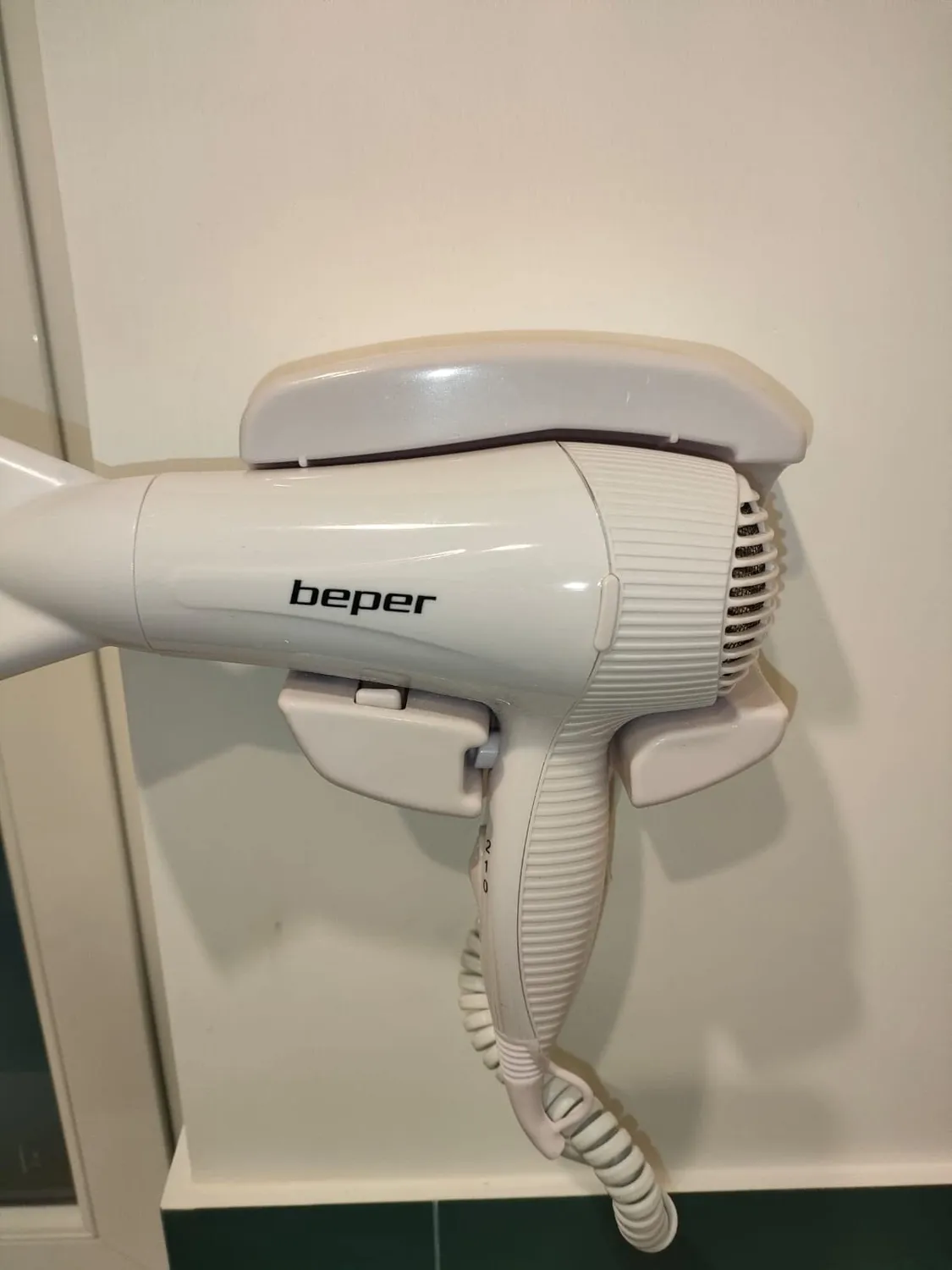 Beper 40.490 sèche-cheveux mural blanc 2000 W
