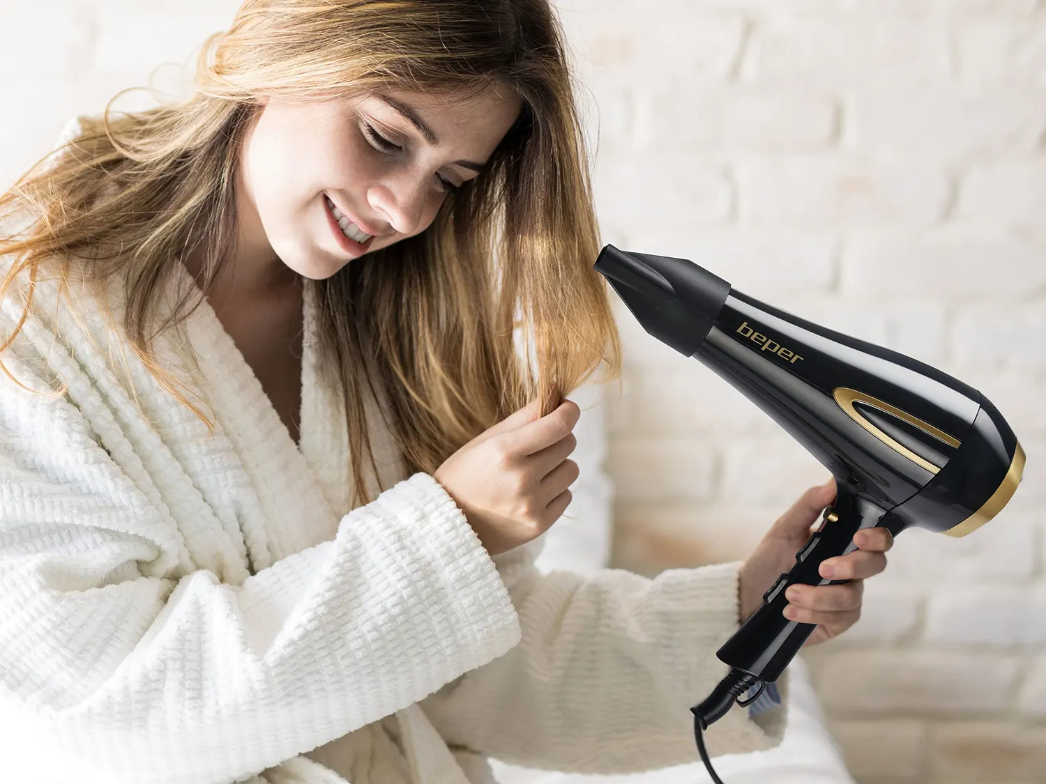 Beper P301ASC001 sèche-cheveux 2200 W noir or AC