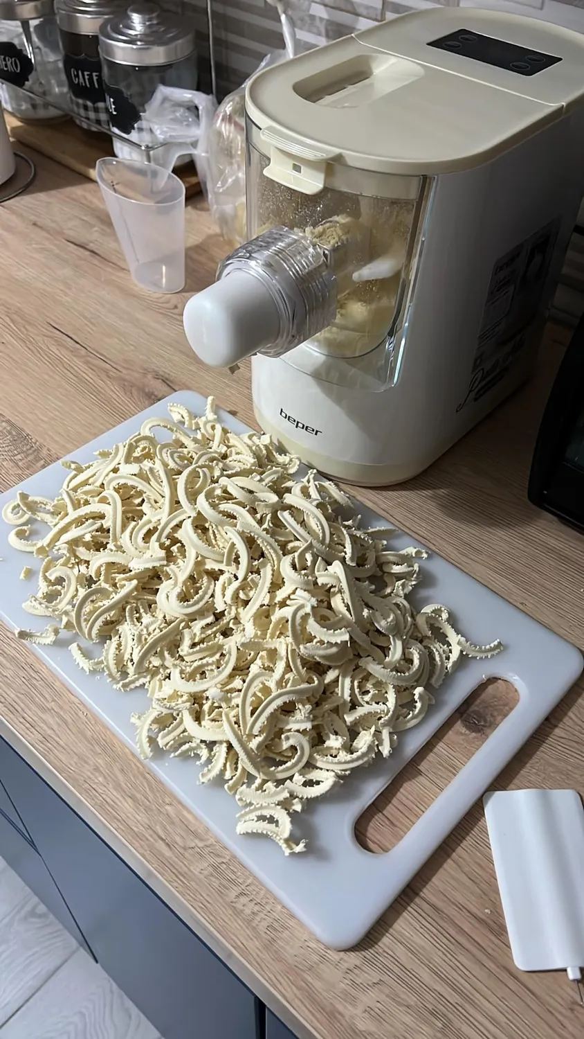 Beper P102SBA500 Machine à Pâtes Automatique 320 g 8 Filières