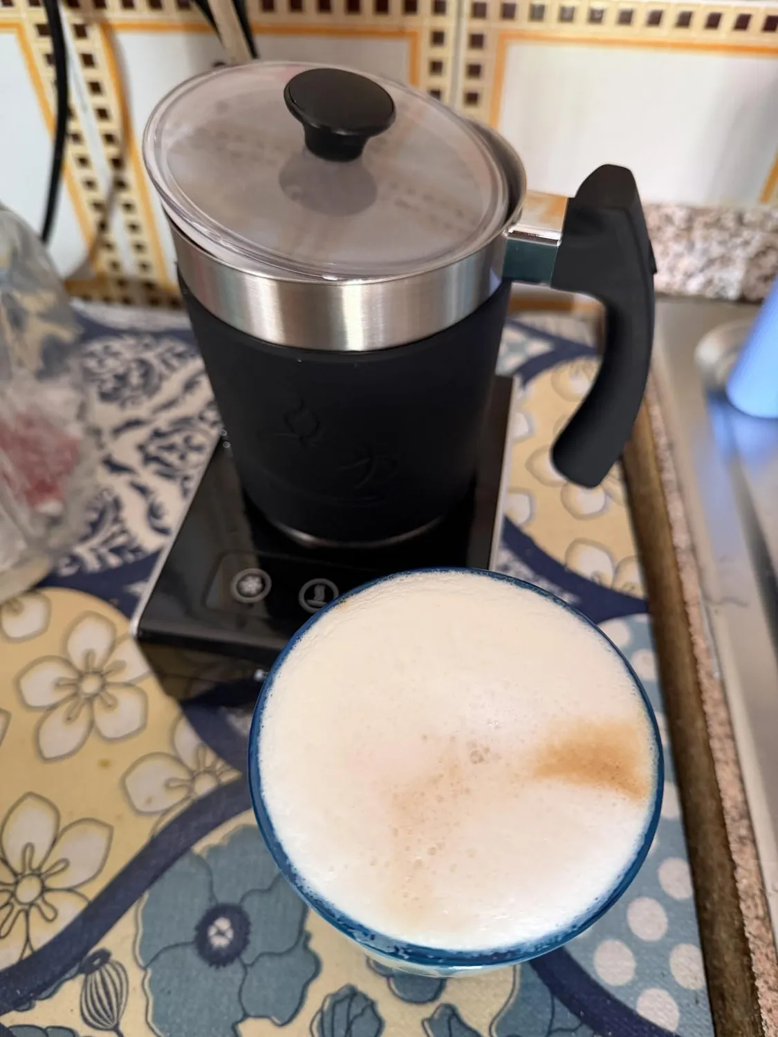 Beper BB.200 mousseur à lait 500 ml noir induction magnétique