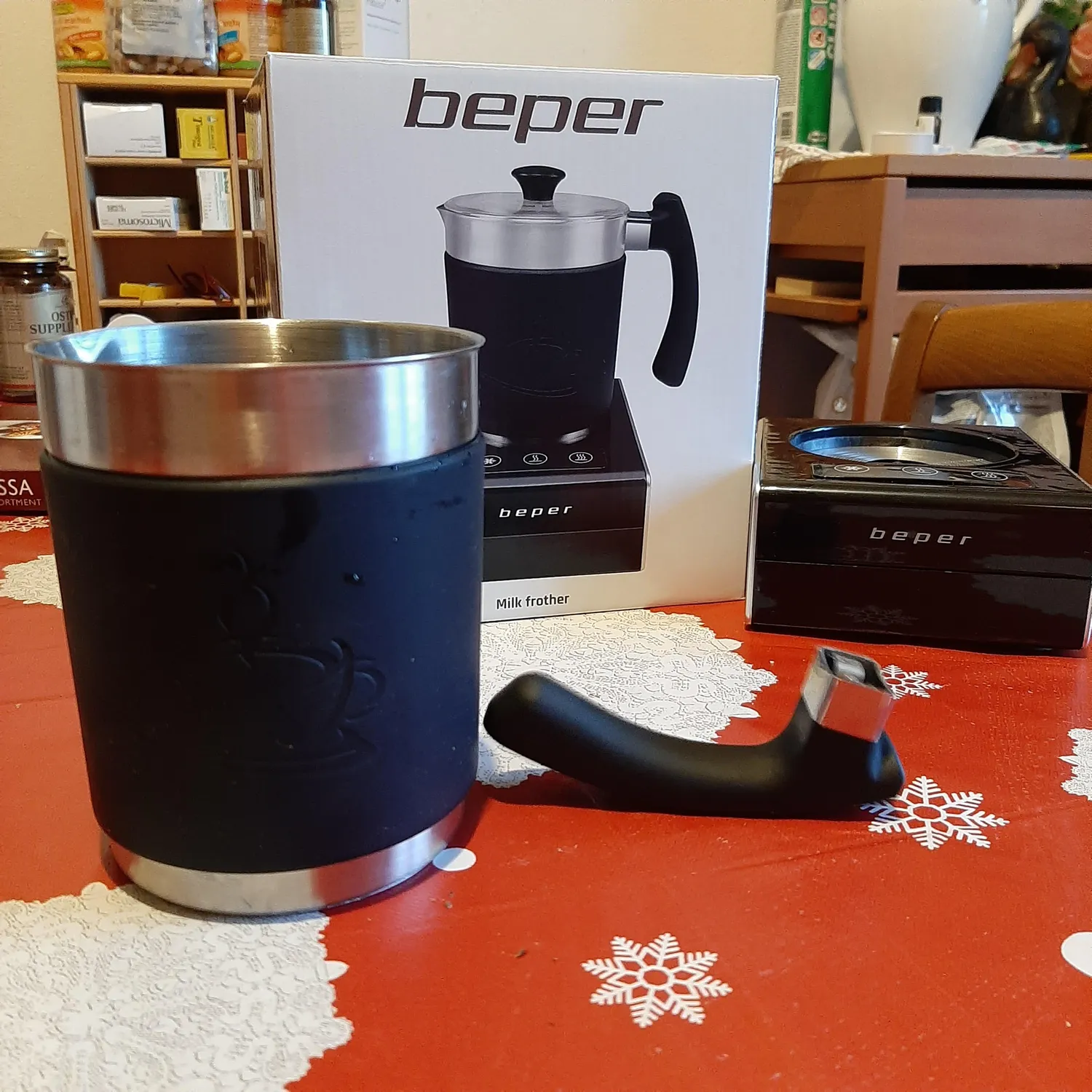 Beper BB.200 mousseur à lait 500 ml noir induction magnétique