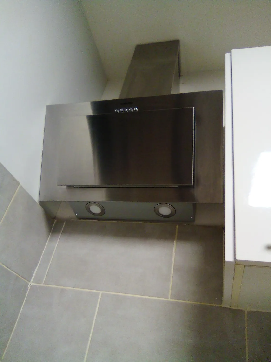 Klarstein hotte inclinée 90 cm noire 292 m³/h tactile