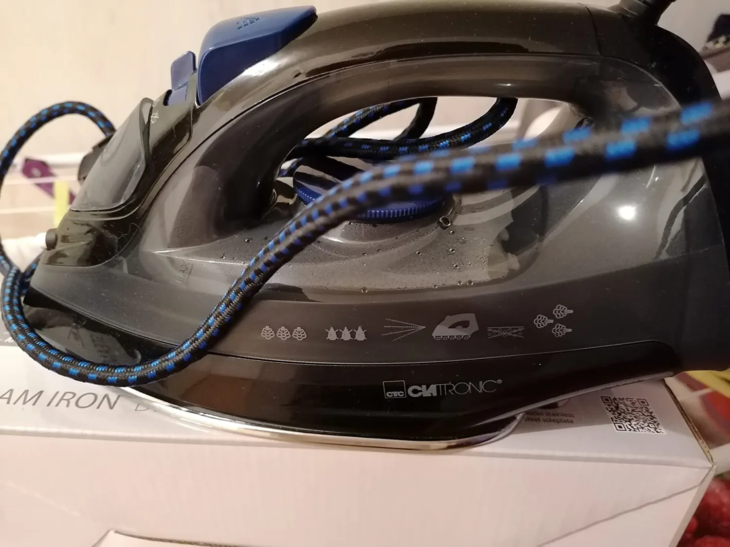 Clatronic DB 3703 fer à repasser vapeur noir bleu