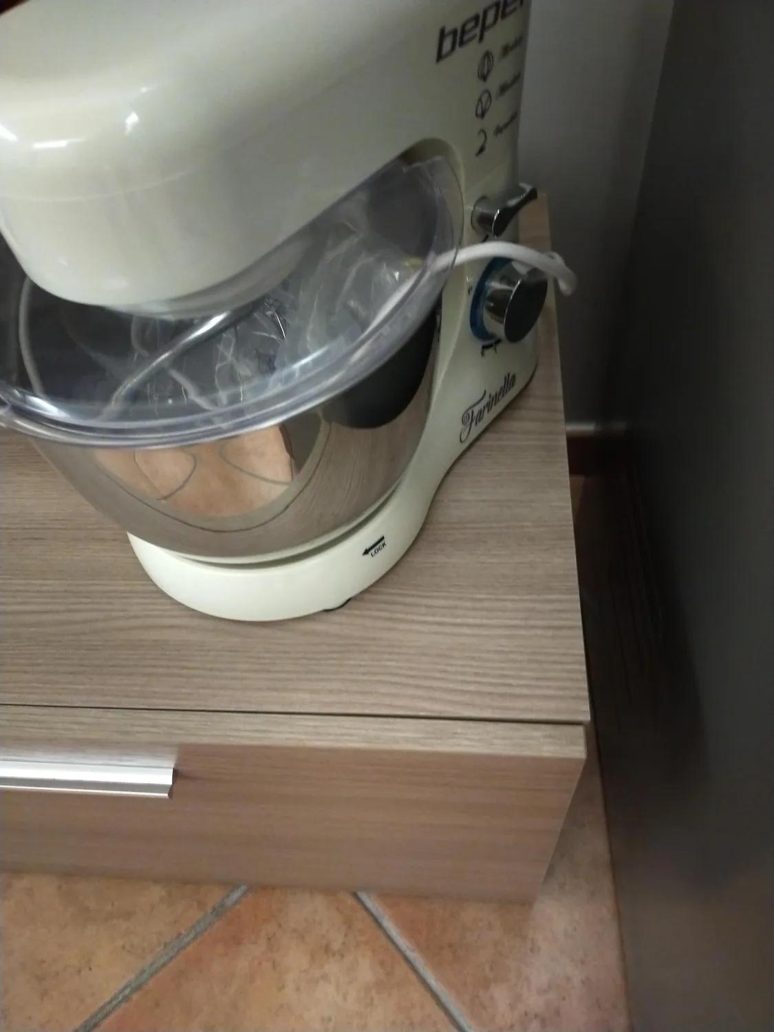 Beper BP.200 robot pâtissier 4,5 L 1000 W crème