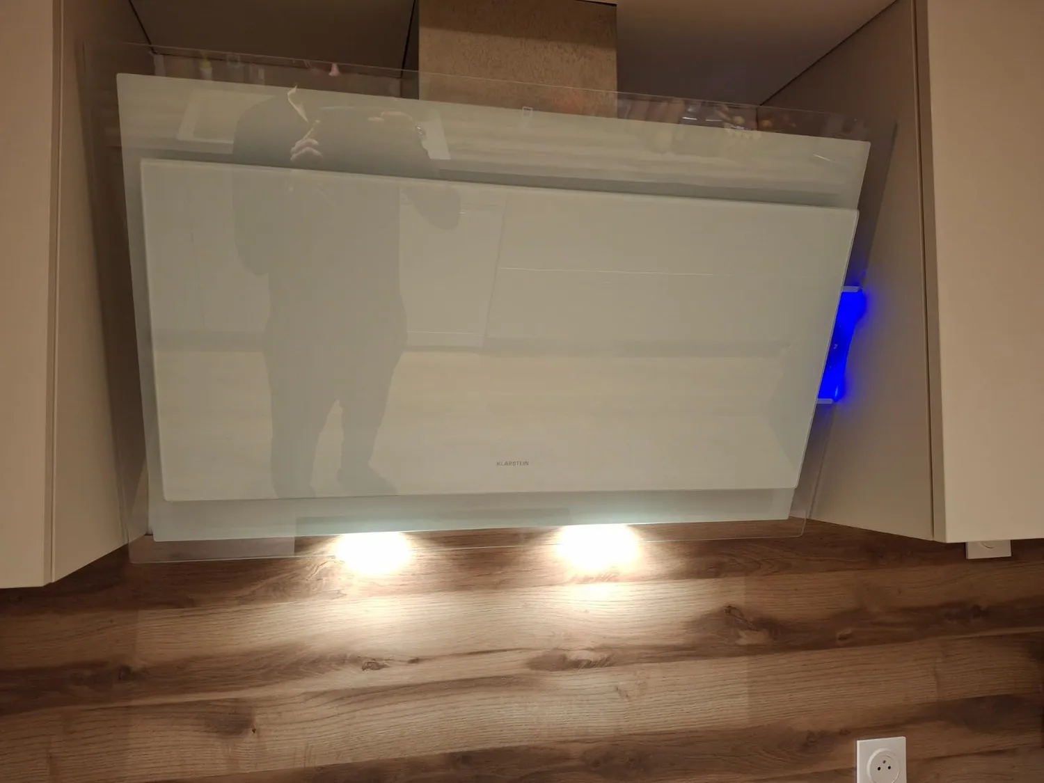 Klarstein Hotte 60 cm Noire inclinée 601 m³/h