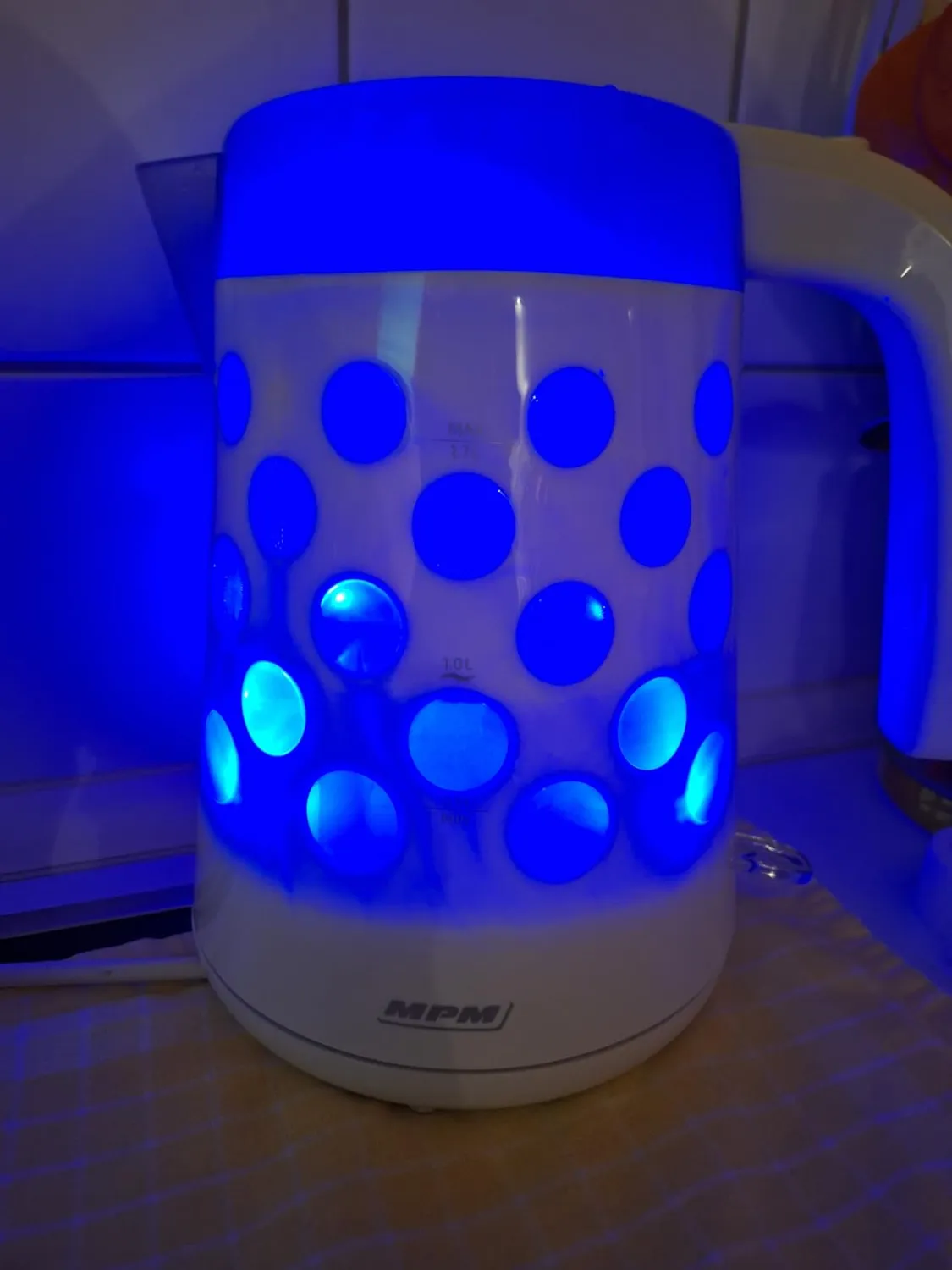 MPM MCZ-86 bouilloire 1,7 L blanche 2200 W